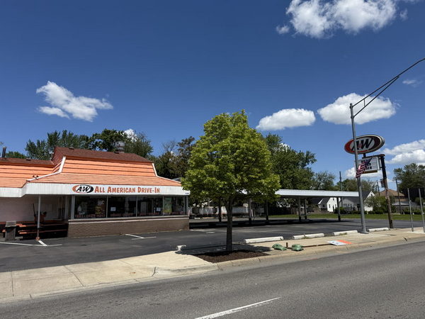 A&W Restaurant - Berkley - 4100 12 Mile Rd